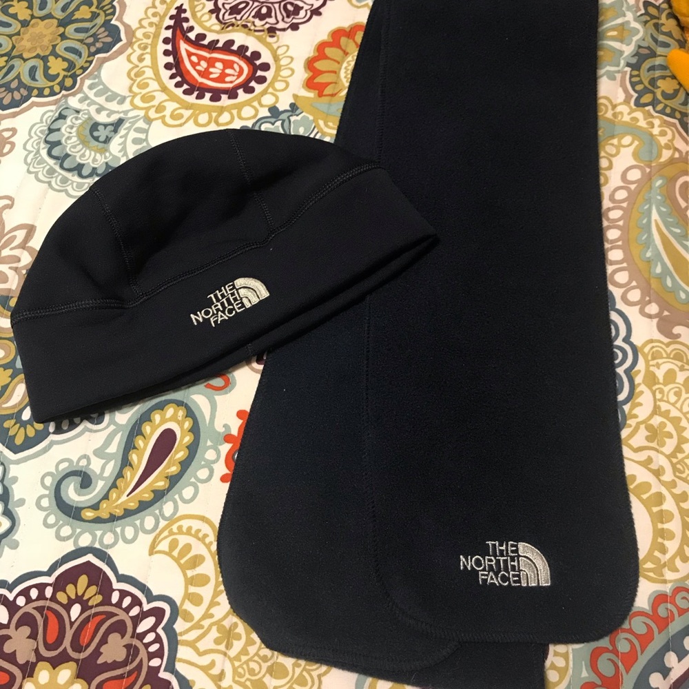 North Face hat and scarf set